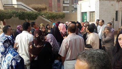 وقفة احتجاجية لأصحاب جرارات الكسح بطوخ لتعنت المحافظ في تحرير محاضر بيئة ضدهم