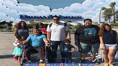 باسم يوسف على كرسي متحرك في دبي والسبب ! (فيديو)