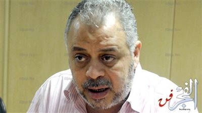 أشرف زكي يفتح النار على مكاتب 