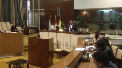 وزير قطاع الأعمال: تغيير ٣ رؤساء شركات قابضة خلال الربع الأول من ٢٠١٧