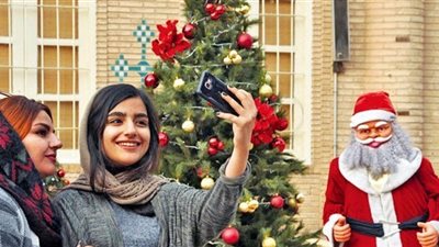 إيران تمنع إعلانات أعياد الميلاد ورأس السنة