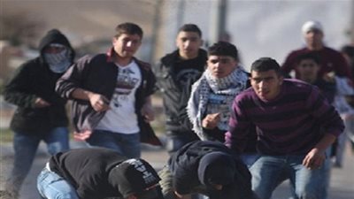 إصابة 9 فلسطينيين في مشادة بين أنصار عباس ودحلان في غزة
