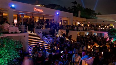 اللحظات الأولى للهجوم على الملهى الليلي في إسطنبول التركية (فيديو)