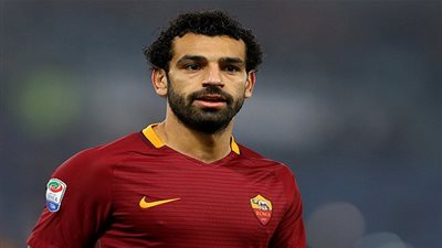 محمد صلاح يهنئ عشاقه بالعام الجديد من لندن (صورة)