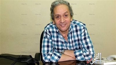 عمر عبد العزيز يجرى عملية جراحية فى عينه (صور)