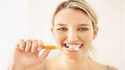 8 أخطاء شائعة عند تنظيف الأسنان بالفرشاة