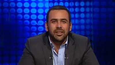 يوسف الحسيني مداعبا نائب رئيس هيئة البترول: 