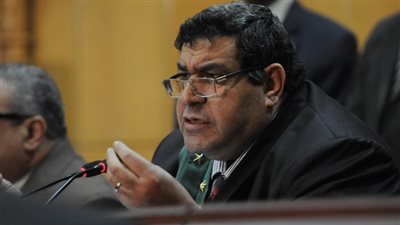 فوضى داخل قفص المتهمين في 