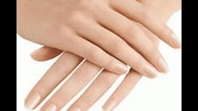 خلطة بسيطة لتبييض عقد الأصابع.. تعرفي عليها