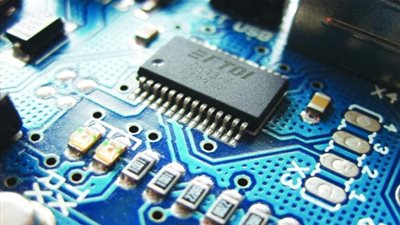 ابتكار مادة موصلة للكهرباء تتميز بخاصية الإصلاح الذاتي