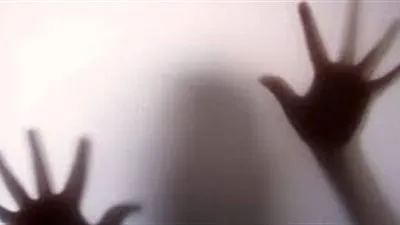 إنساق وراء شهواته الرخيصة فضيع الأسرة بأكملها بعد أن إغتصب صديقه والدته !