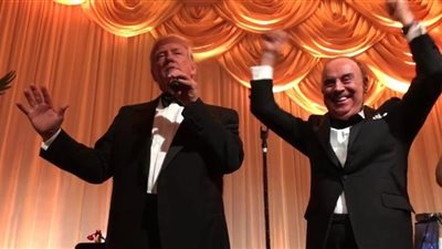 ترامب احتفل بالعام الجديد مع مدان سابق بسرقة أعمال فنية