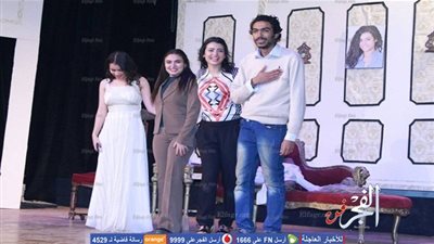 شاهد.. موهبة ابنة أمل رزق في عرضها المسرحي 