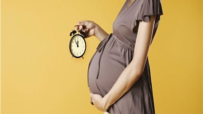  تأجيل الإنجاب.. موضة جديدة من رحم غلاء المعيشة.. هل تتحول إلى ظاهرة؟