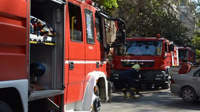 إخماد حريق مخزن القطن في أبو رواش بواسطة 15 سيارة إطفاء