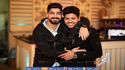 محمد شاهين يحتفل بعيد ميلاده وسط أصدقائه من نجوم 