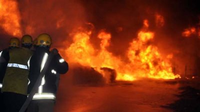 عاجل.. حريق ضخم في مصنع 