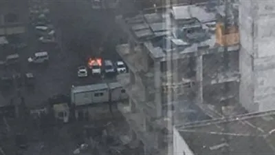 لحظة انفجار بالقرب من محكمة بمدينة 