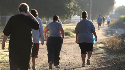 دراسة: سمنة الوالدين تزيد من احتمالات تأخر نمو الأبناء