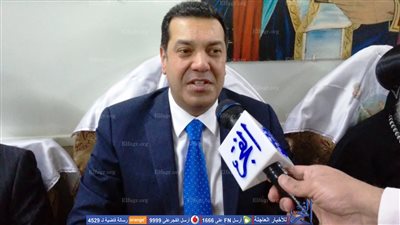 مهنئا الأقباط بعيد الميلاد.. محافظ أسيوط على طريقة السيسي: 