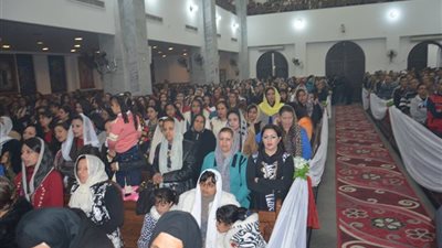 آلاف من أقباط الإسماعيلية يحتفلون بأعياد الميلاد (صور)