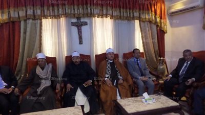 محافظ سوهاج ومدير الأمن يقدمان التهاني للأقباط الكاثوليك (فيديو وصور)