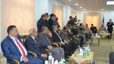 محافظ السويس يقدم التهنئة لـ