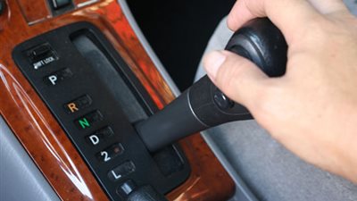 علامات تشير إلى تلف قير السيارة.. احترس منها !