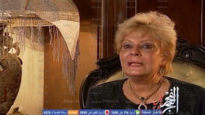 نادية لطفي تكشف تفاصيل زيارة قرينة السيسي