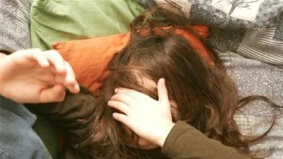 أب يغتصب طفلته لعدة سنوات والمذكرات تفضح المستور !