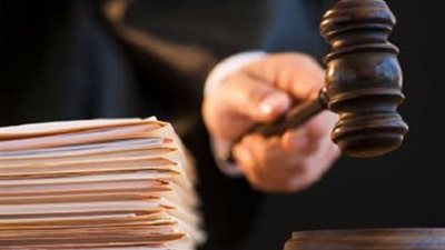 المحكمة تتسلم تقريراً يفيد إصابة متهم بنزيف كبدي وشهادة وفاة متهم هارب فى أحداث عنف بني سويف