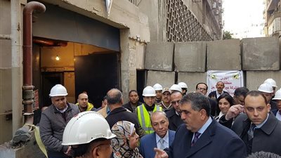 وزير قطاع الأعمال العام يتفقد أعمال التطوير بفندق 