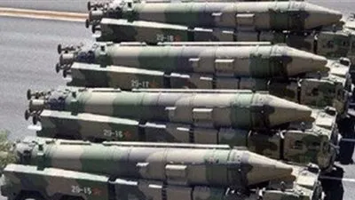 إيران تتجه لزيادة الإنفاق العسكري وتطوير صواريخ