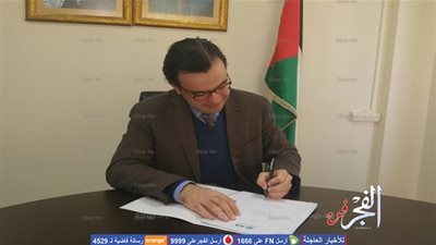 إيهاب بسيسو يوقع اتفاقيات لدعم مشاريع فنية في قطاع غزة