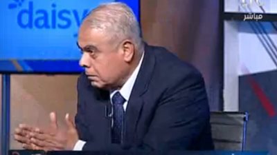 مشادة كلامية بين أستاذ مناهج وأدمن 