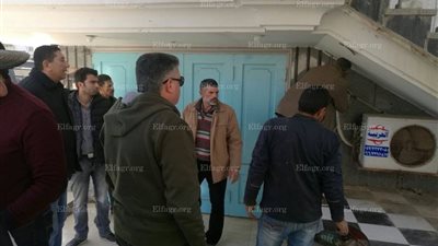 إغلاق 35 جراج وتشميعهم بالشمع الأحمر في رأس البر (صور)