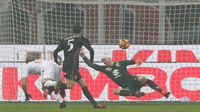 ميلان يعبر تورينو ويضرب موعدا مجددا مع يوفنتوس بربع نهائي كأس إيطاليا (فيديو)