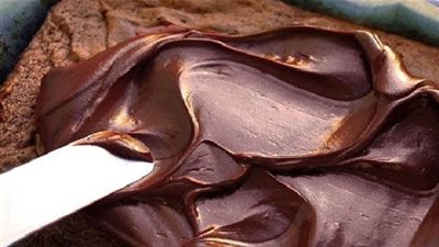 طريقة عمل كريمة الشوكولاتة لتزيين الكيك