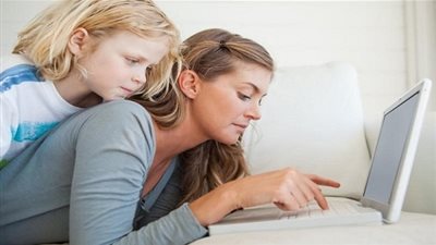 5 سلوكيات خاطئة لا تفعليها أمام طفلكِ