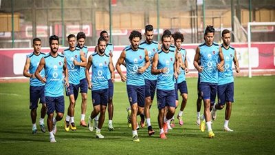 4 قنوات تتقدم لشراء كواليس معسكر الأهلي في الإمارات