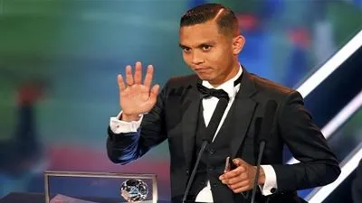 عين .. بن صبري نجم جائزة بوشكاش في 2016