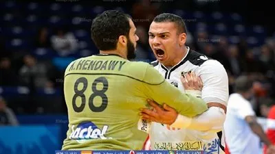 كأس العالم لليد.. كريم هنداوي يسجل هدفا عالميا من مرماه في شباك الدانمارك (فيديو)