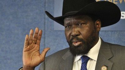 رئيس جنوب السودان يقيل محافظ البنك المركزي ونائبيه