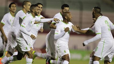 أمم إفريقيا 2017.. محرز وسليماني يقودان الجزائر أمام زيمبابوي 