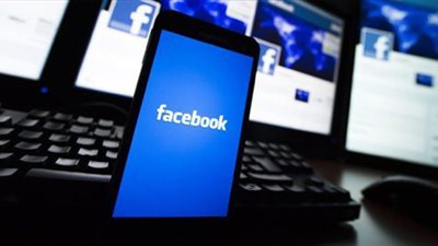 تطبيقات فيسبوك تُهيمن على عدد تنزيلات جوجل بلاي في 2016