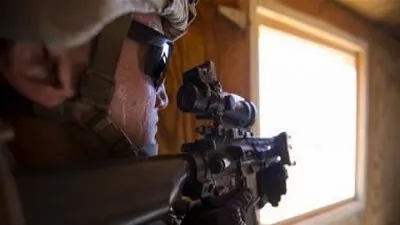 خوذة ذكية جديدة للجنود لقياس تلف الدماغ بعد الانفجارات