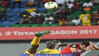 الحضري يتصدى ببراعة لفرصة خطيرة من مالي (فيديو)