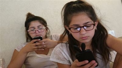 أطفال إسرائيل يتحولون إلى 