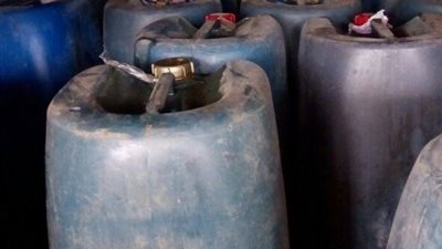 ضبط 850 لتر بنزين قبل تهريبها في مطروح