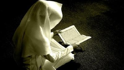 4 ملاحظات هامة ينبغي مراعاتها عند تلاوة القرآن الكريم (فيديو)